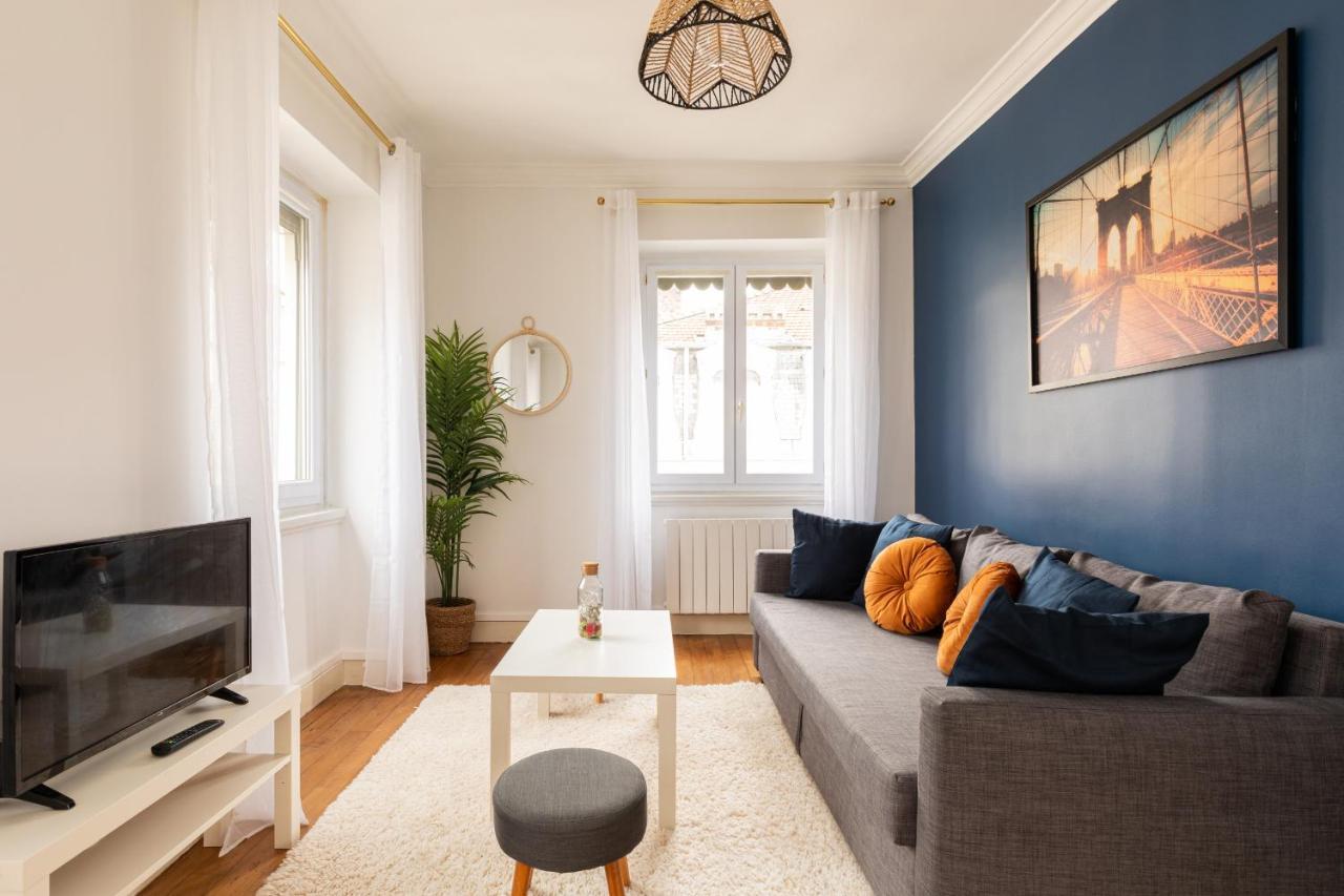 Dify Central - Bellecour Lyon Luaran gambar